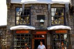 2022-04-08-LA-17-Universal-Studios-Hogsmeade