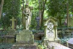 2022-06-28-London-03-Highgate-Cemetery