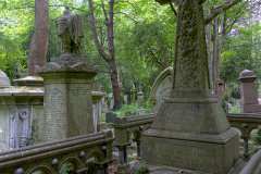 2022-06-28-London-06-Highgate-Cemetery