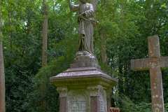 2022-06-28-London-40-Highgate-Cemetery